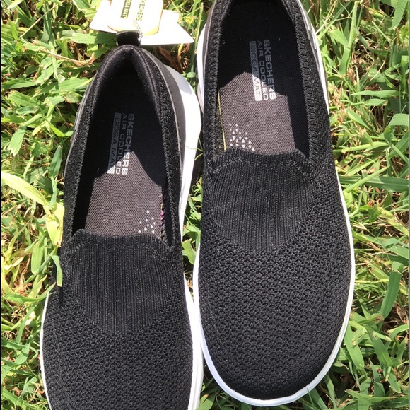 Skechers Shoes - NWOB Skechers GO WALK. Air cooled Goga mat. Size 8